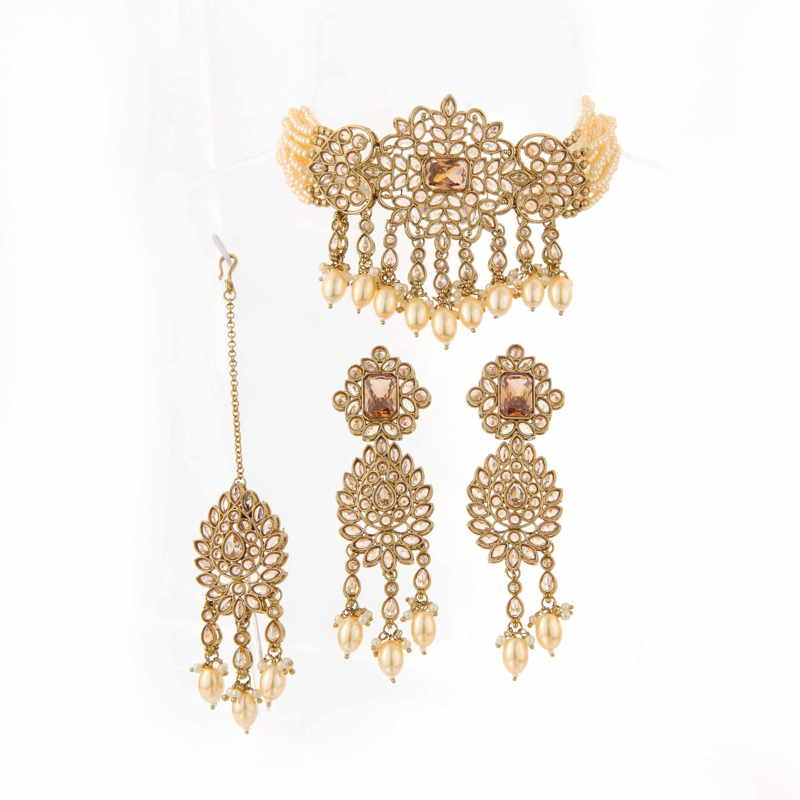 Stone Kundan Choker Necklace Set with Earrings and Maang Tikka